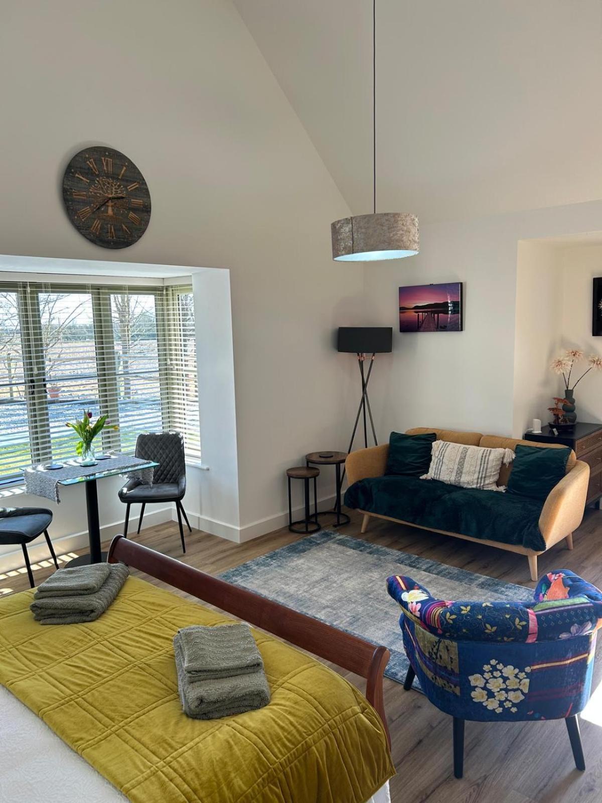 Blundens Dawmill Apartment ชิชิสเตอร์ ภายนอก รูปภาพ