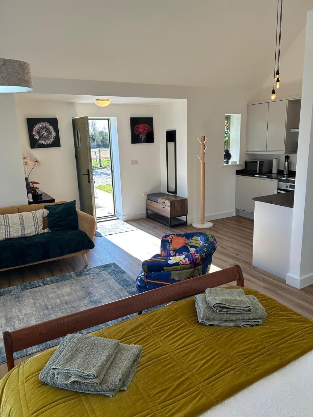 Blundens Dawmill Apartment ชิชิสเตอร์ ภายนอก รูปภาพ